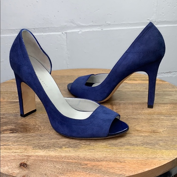 Hugo Boss Shoes - Hugo Boss square heels peep toe pumps